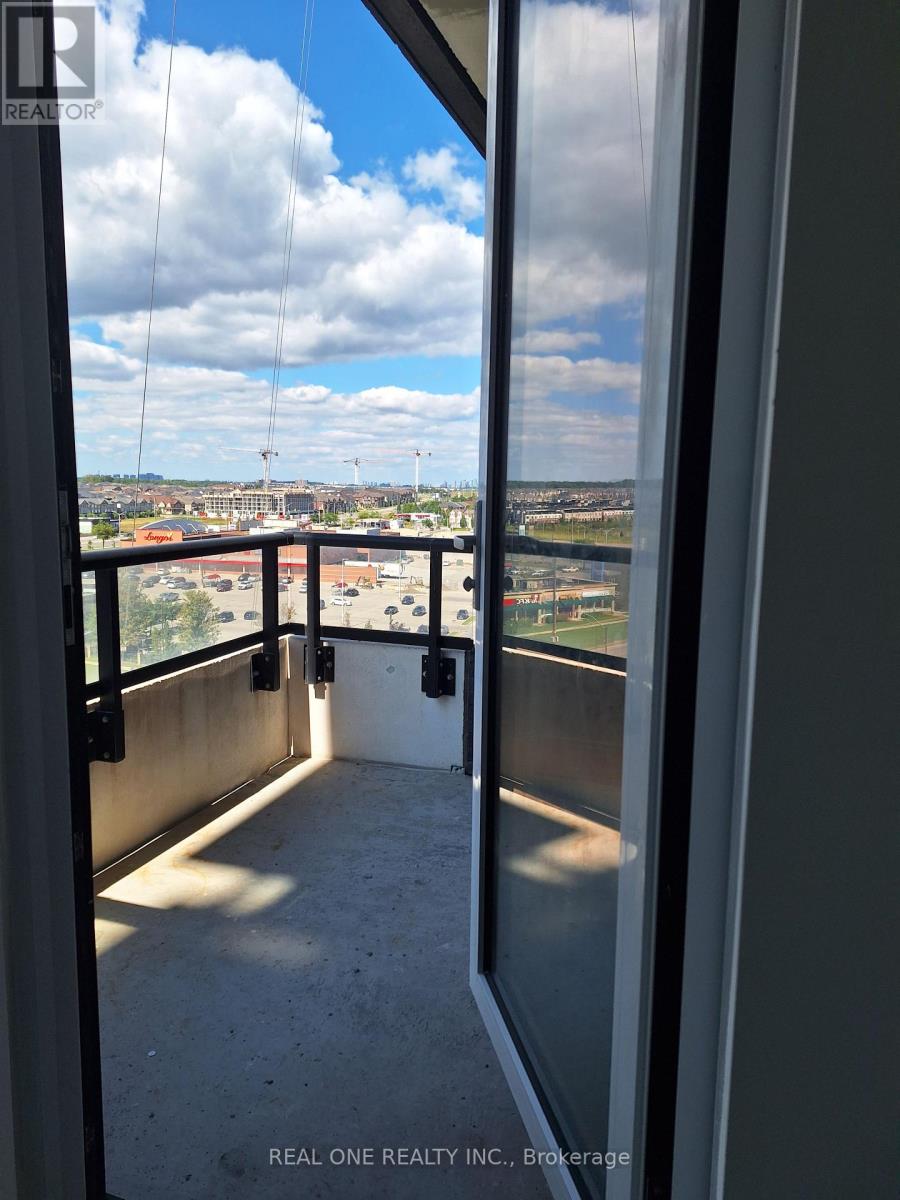 706 - 297 Oak Walk Drive, Oakville, Ontario  L6H 3R6 - Photo 8 - W12829092