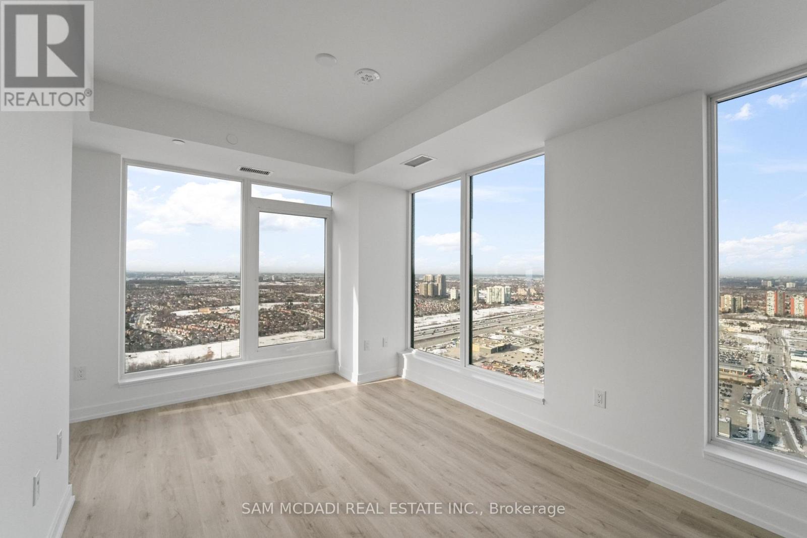 3703 - 395 Square One Drive, Mississauga, Ontario  L5B 0P6 - Photo 12 - W12829102