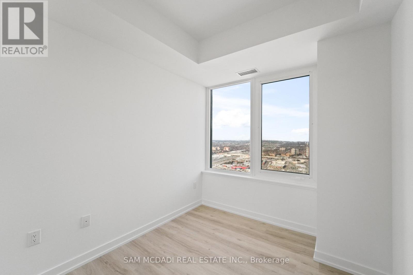 3703 - 395 Square One Drive, Mississauga, Ontario  L5B 0P6 - Photo 16 - W12829102