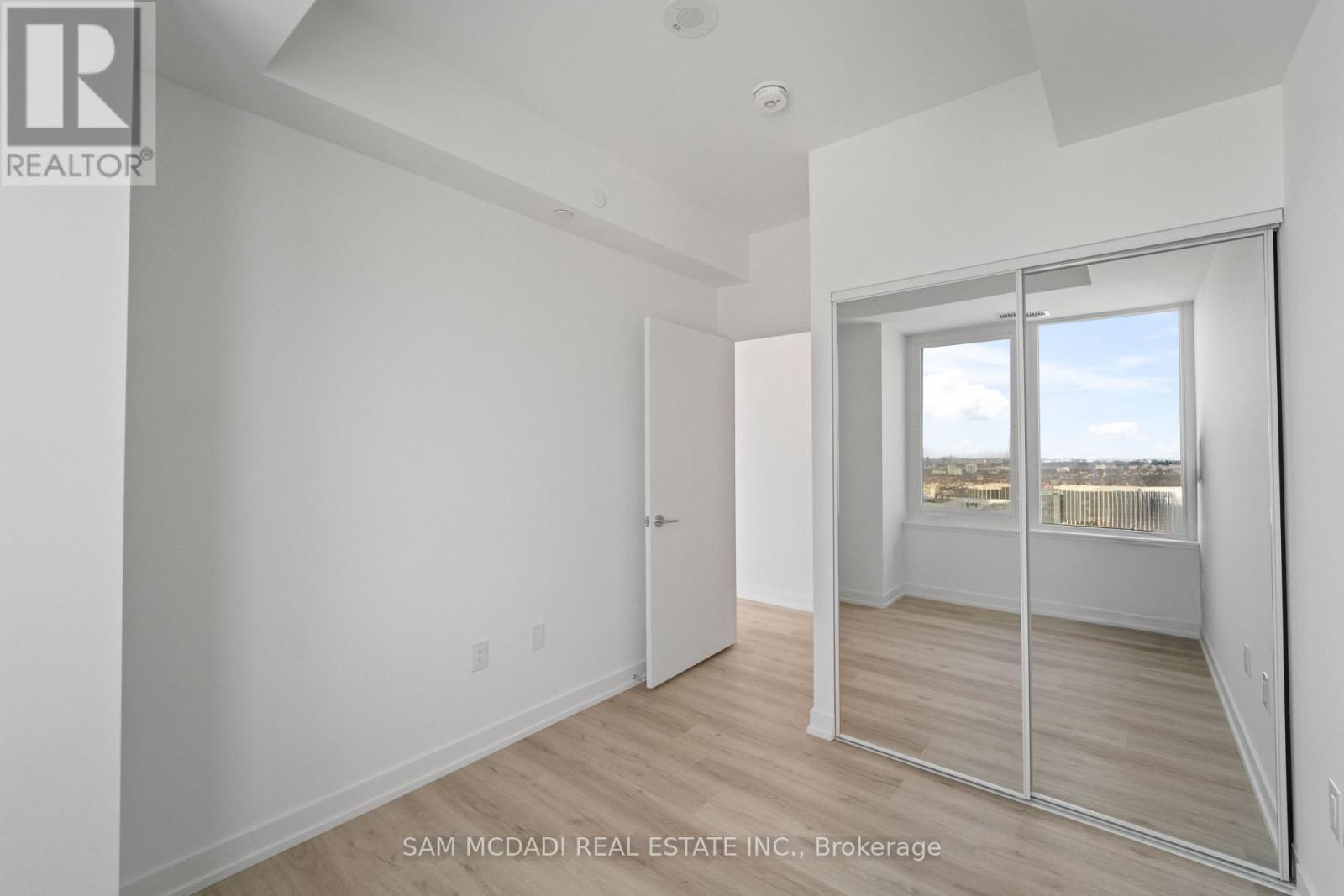 3703 - 395 Square One Drive, Mississauga, Ontario  L5B 0P6 - Photo 17 - W12829102