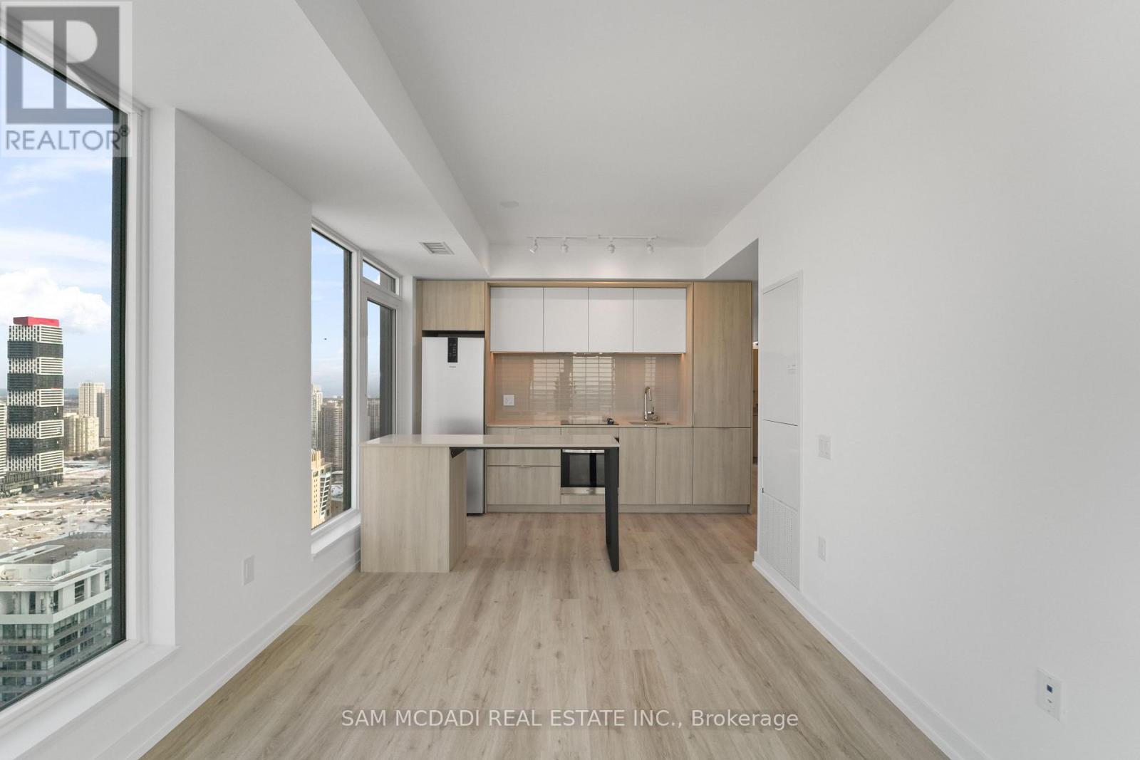 3703 - 395 Square One Drive, Mississauga, Ontario  L5B 0P6 - Photo 4 - W12829102