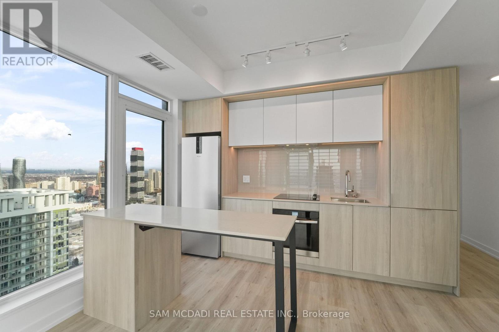 3703 - 395 Square One Drive, Mississauga, Ontario  L5B 0P6 - Photo 7 - W12829102