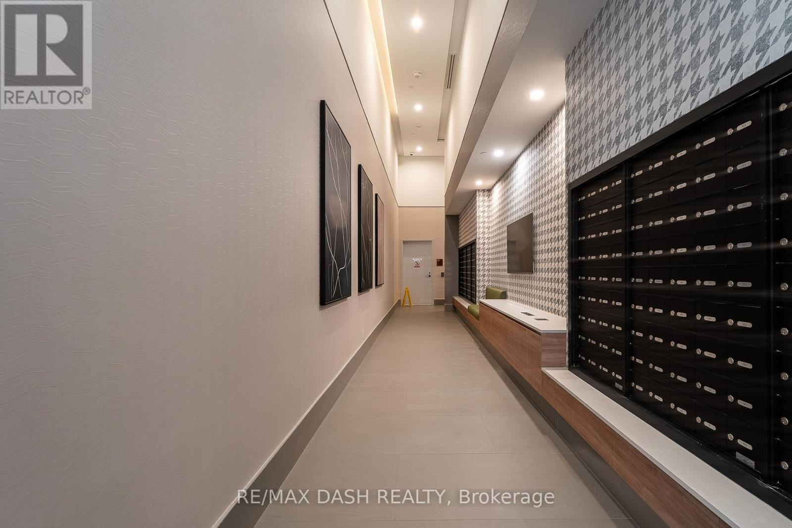 609 - 1007 The Queensway Avenue, Toronto, Ontario  M8Z 6C7 - Photo 5 - W12829114