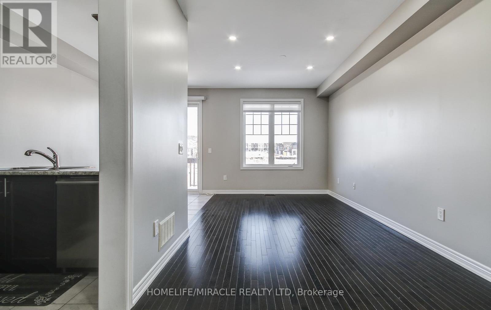 30 Davenfield Circle, Brampton, Ontario  L6P 4M2 - Photo 15 - W12829124