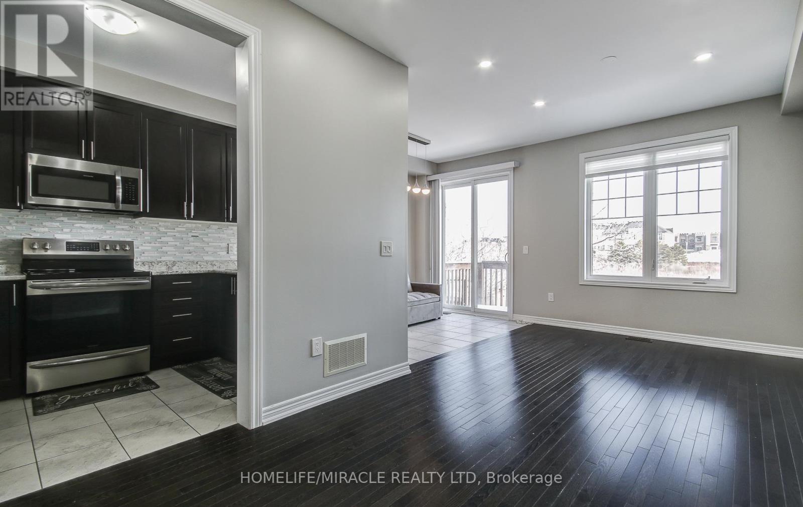 30 Davenfield Circle, Brampton, Ontario  L6P 4M2 - Photo 16 - W12829124