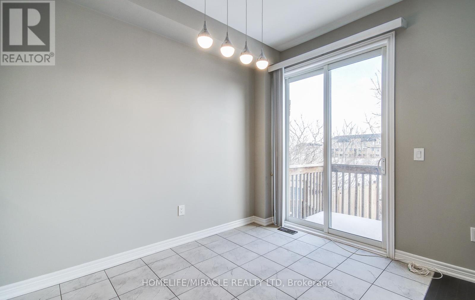 30 Davenfield Circle, Brampton, Ontario  L6P 4M2 - Photo 19 - W12829124