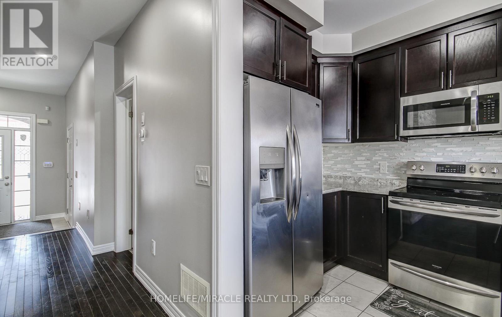 30 Davenfield Circle, Brampton, Ontario  L6P 4M2 - Photo 39 - W12829124