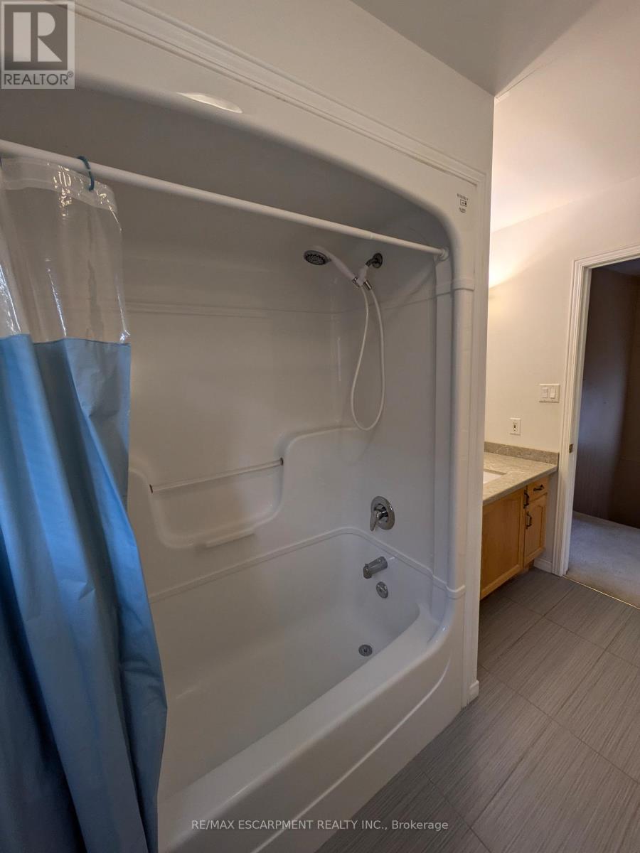 218 Dearborn Boulevard, Waterloo, Ontario  N2J 4Y3 - Photo 23 - X12829082