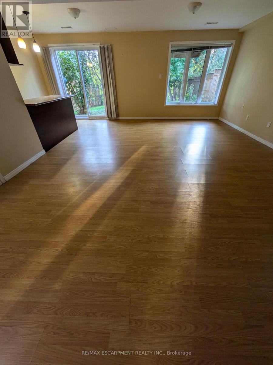 218 Dearborn Boulevard, Waterloo, Ontario  N2J 4Y3 - Photo 33 - X12829082