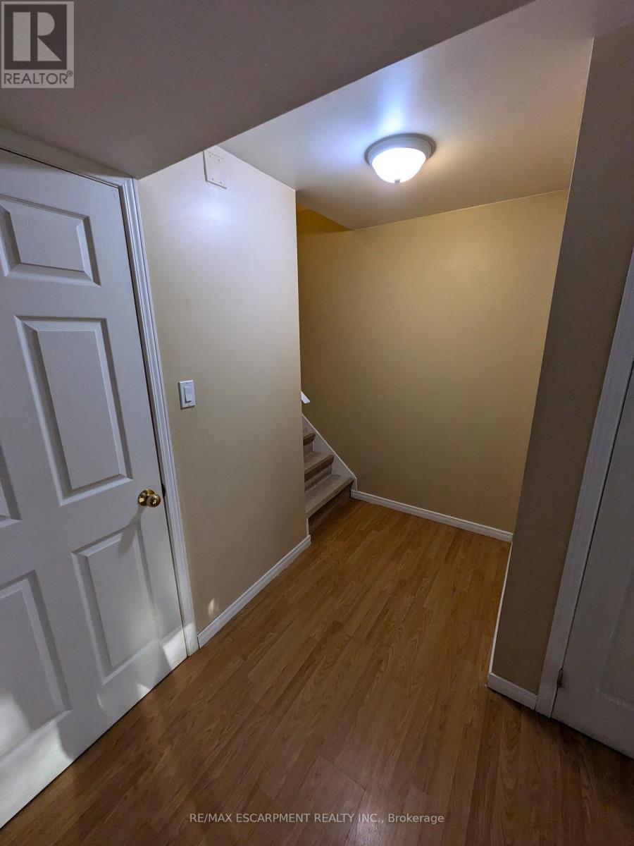 218 Dearborn Boulevard, Waterloo, Ontario  N2J 4Y3 - Photo 38 - X12829082