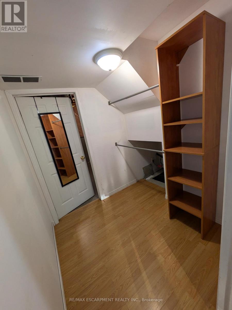 218 Dearborn Boulevard, Waterloo, Ontario  N2J 4Y3 - Photo 39 - X12829082