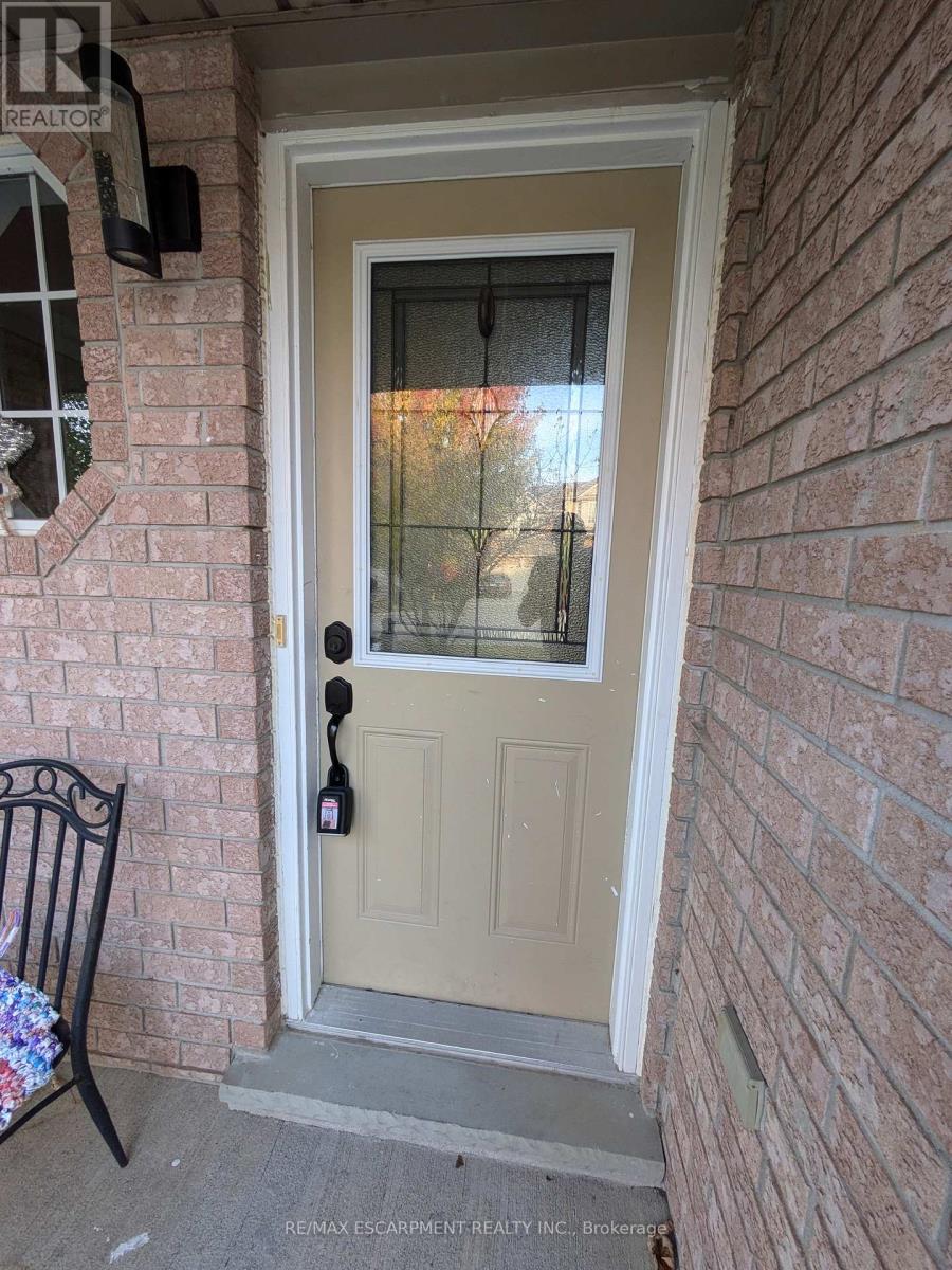 218 Dearborn Boulevard, Waterloo, Ontario  N2J 4Y3 - Photo 5 - X12829082