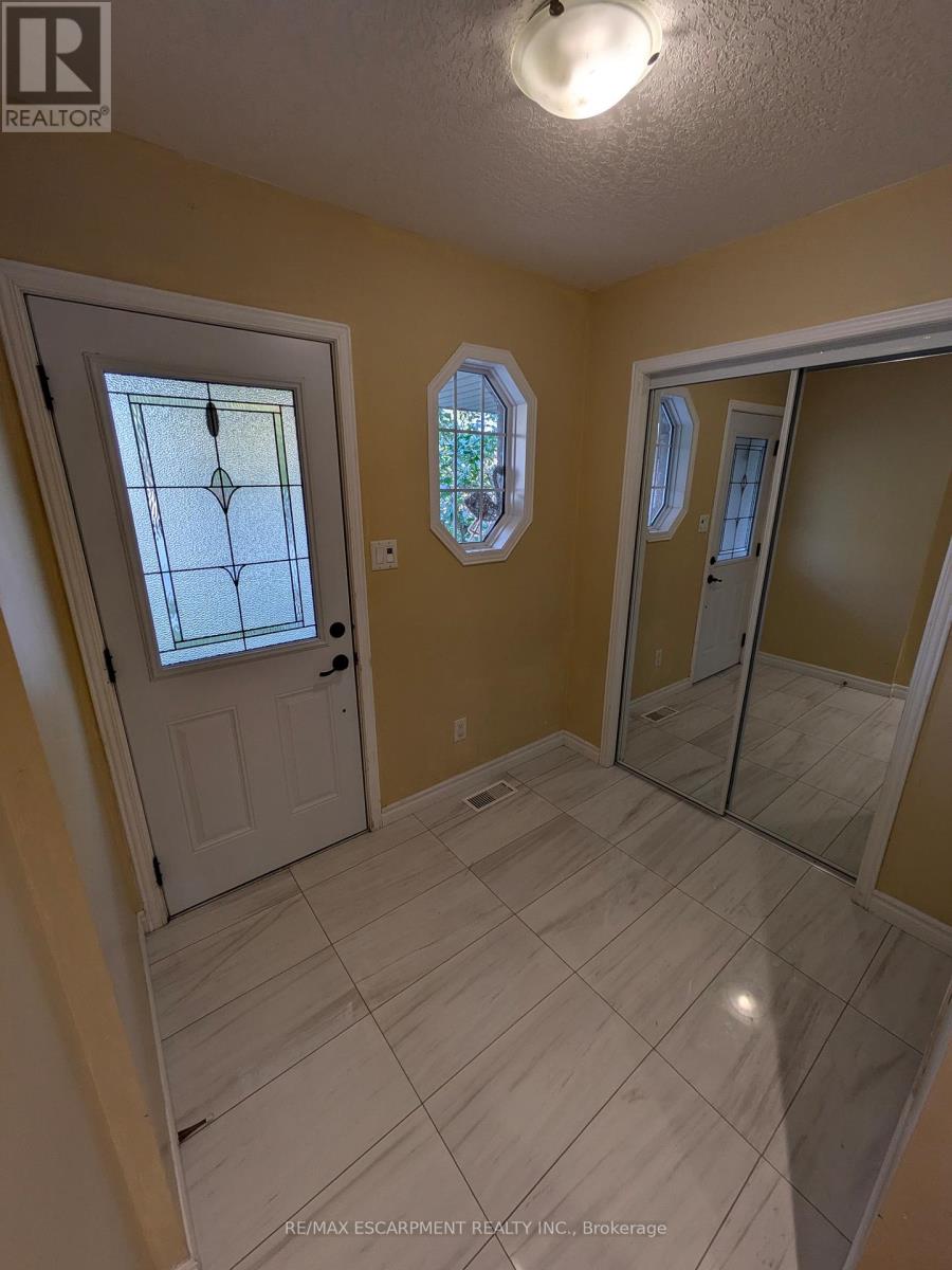 218 Dearborn Boulevard, Waterloo, Ontario  N2J 4Y3 - Photo 6 - X12829082