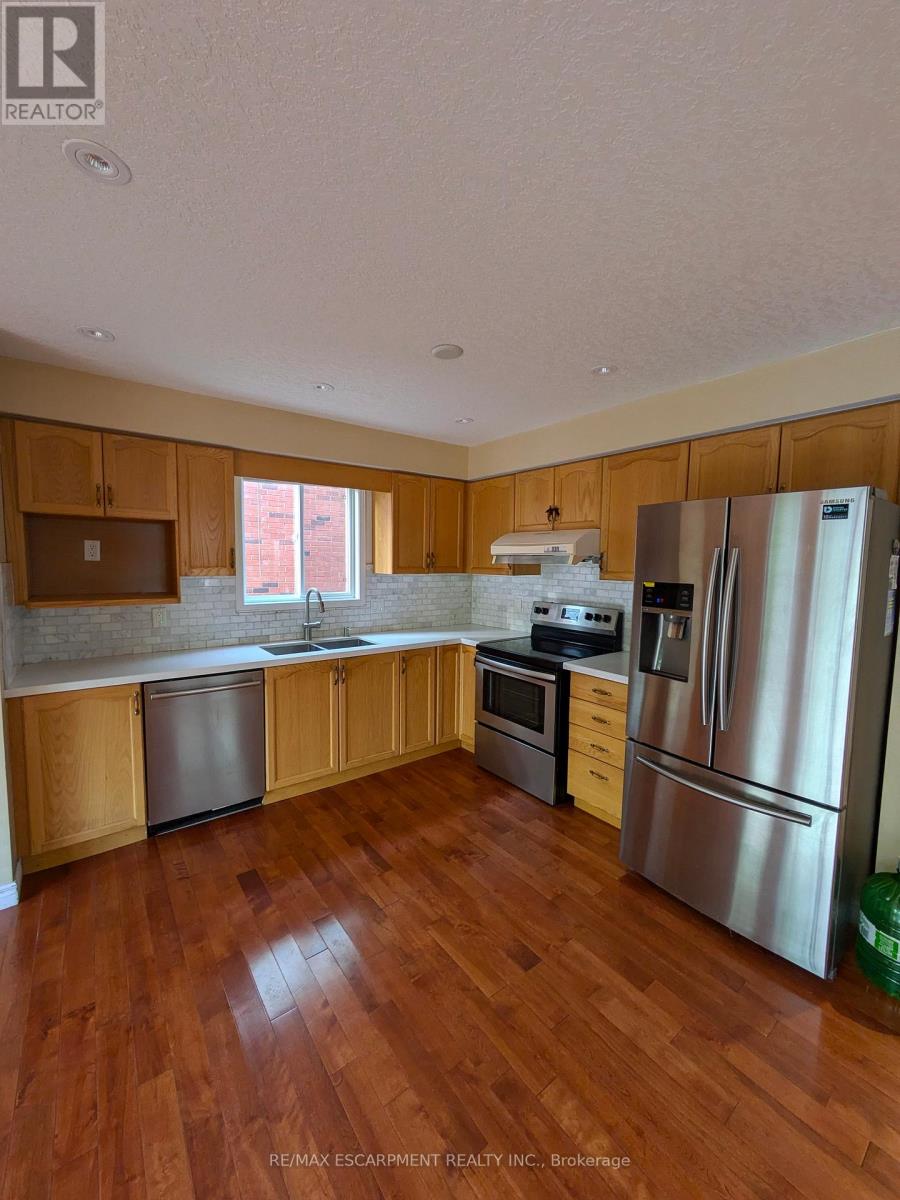 218 Dearborn Boulevard, Waterloo, Ontario  N2J 4Y3 - Photo 9 - X12829082