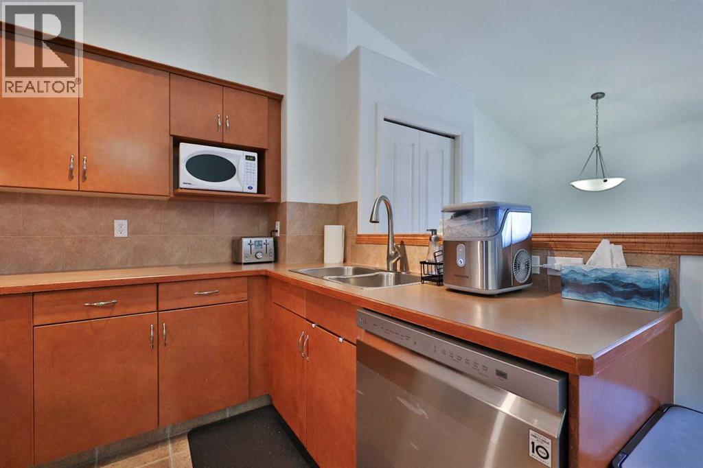 202 Blackfoot Boulevard W, Lethbridge, Alberta  T1K 7Z2 - Photo 10 - A2288824