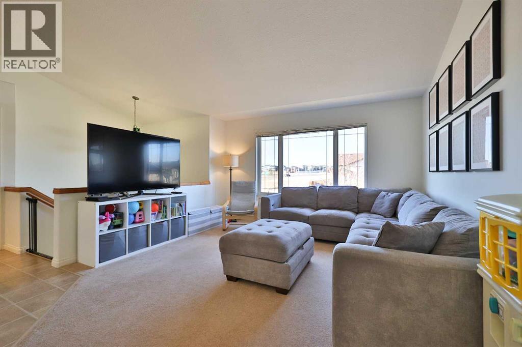 202 Blackfoot Boulevard W, Lethbridge, Alberta  T1K 7Z2 - Photo 3 - A2288824