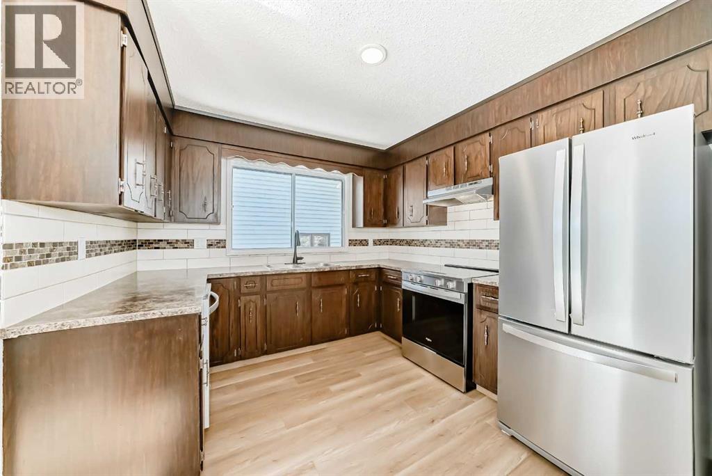 52 Cedarwood Place Sw, Calgary, Alberta  T2W 3G6 - Photo 11 - A2289376