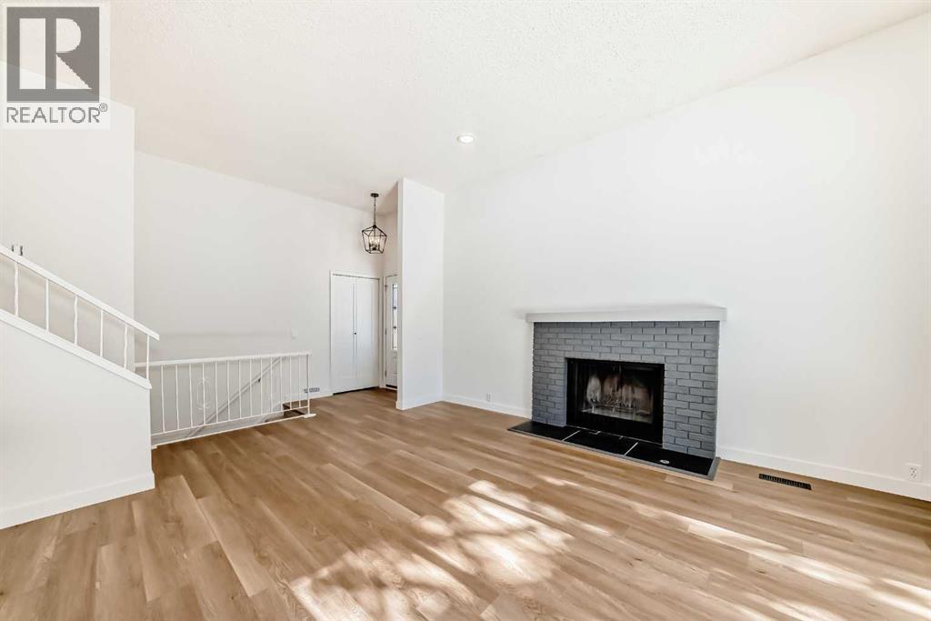 52 Cedarwood Place Sw, Calgary, Alberta  T2W 3G6 - Photo 5 - A2289376