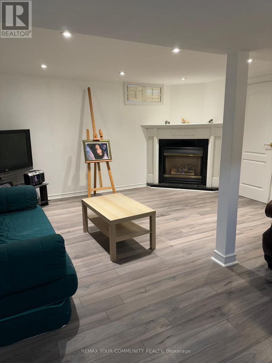 27 Pugsley Avenue, Richmond Hill, Ontario  L4C 8V2 - Photo 11 - N12721962