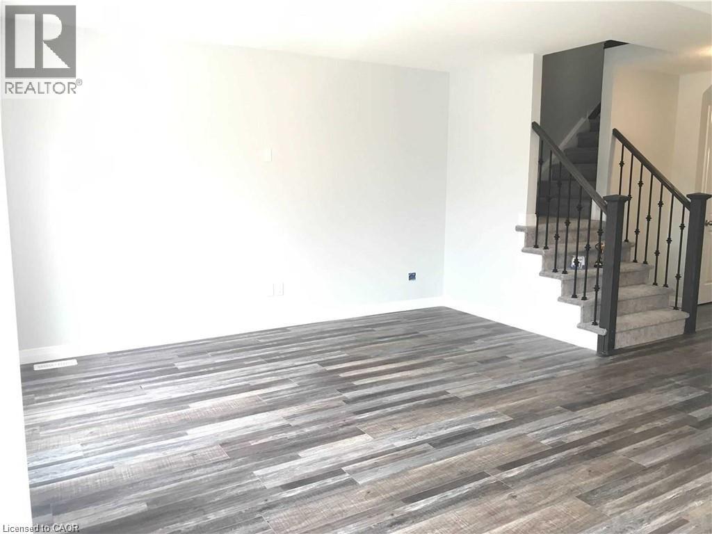 5 Sparrow Avenue, Cambridge, Ontario  N1T 2E2 - Photo 2 - 40808100