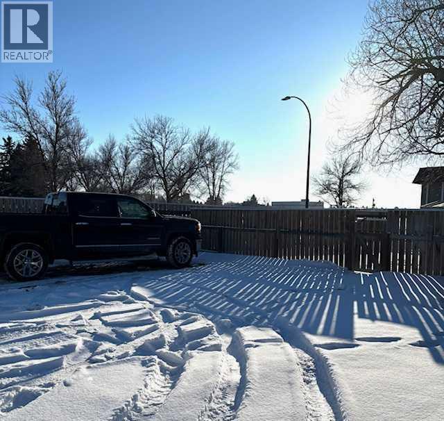1801 20 Street N, Lethbridge, Alberta  T1H 4B5 - Photo 3 - A2288273