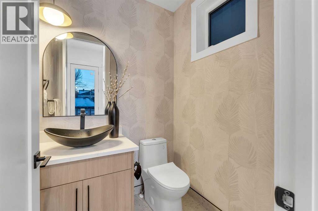 221 29 Avenue Nw, Calgary, Alberta  T2M 2M2 - Photo 17 - A2289166