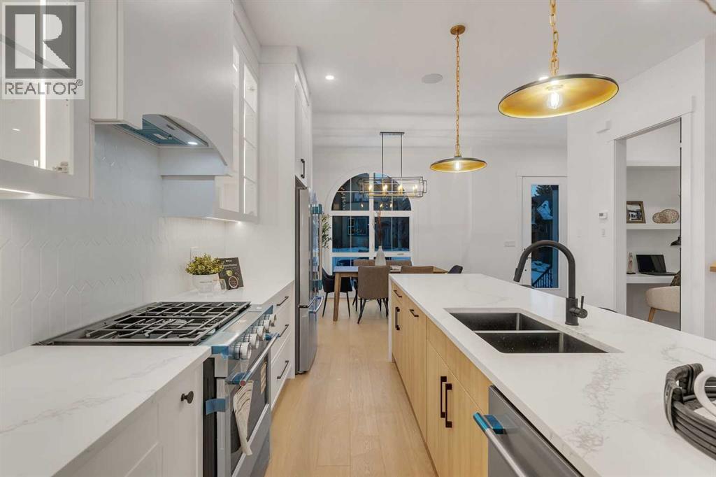 221 29 Avenue Nw, Calgary, Alberta  T2M 2M2 - Photo 9 - A2289166