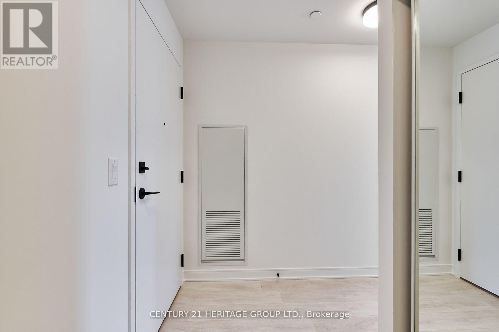 S560 - 180 Mill Street, Toronto, Ontario  M5A 0V7 - Photo 6 - C12829148