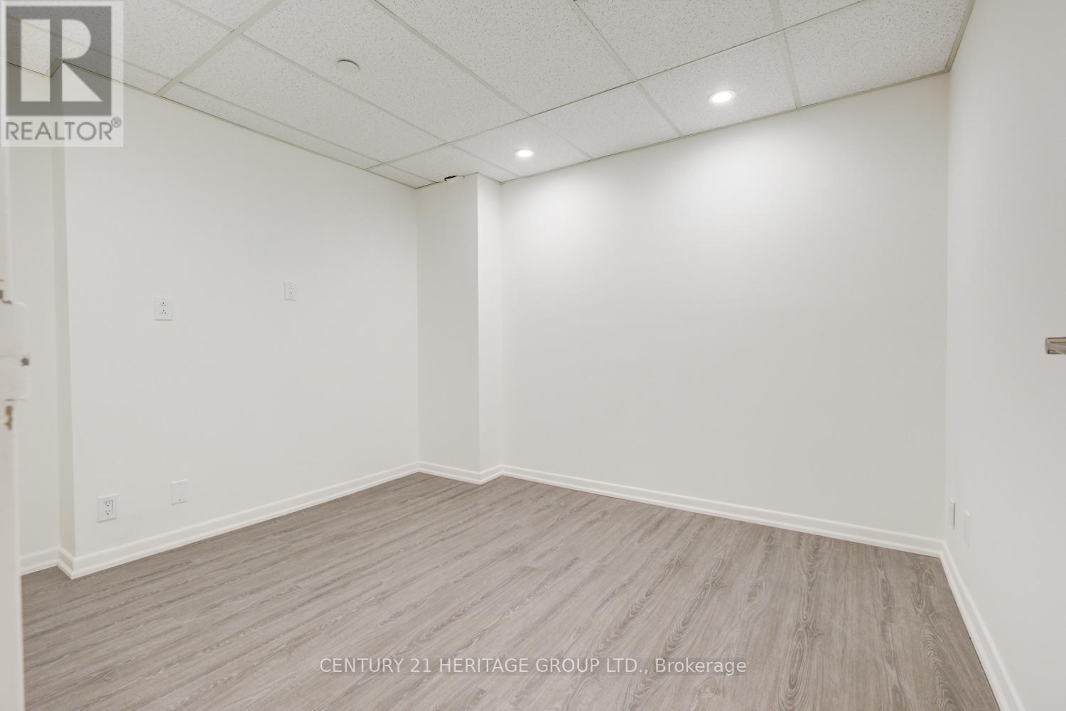 101 - 2900 Yonge Street, Toronto, Ontario  M4N 3N8 - Photo 15 - C12829156
