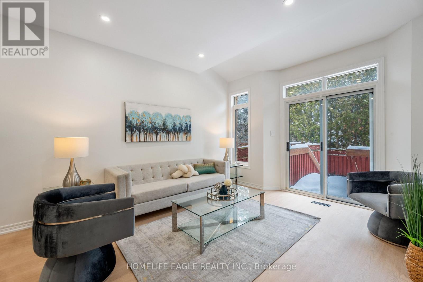 74 Cameo Drive, Richmond Hill, Ontario  L4S 2C1 - Photo 4 - N12829164