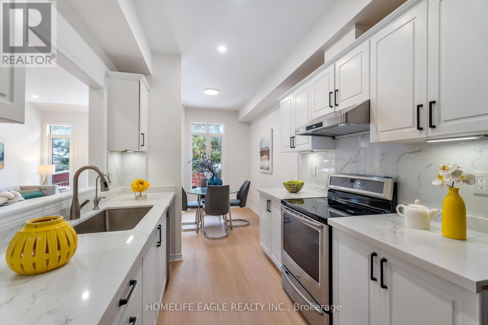 74 Cameo Drive, Richmond Hill, Ontario  L4S 2C1 - Photo 8 - N12829164