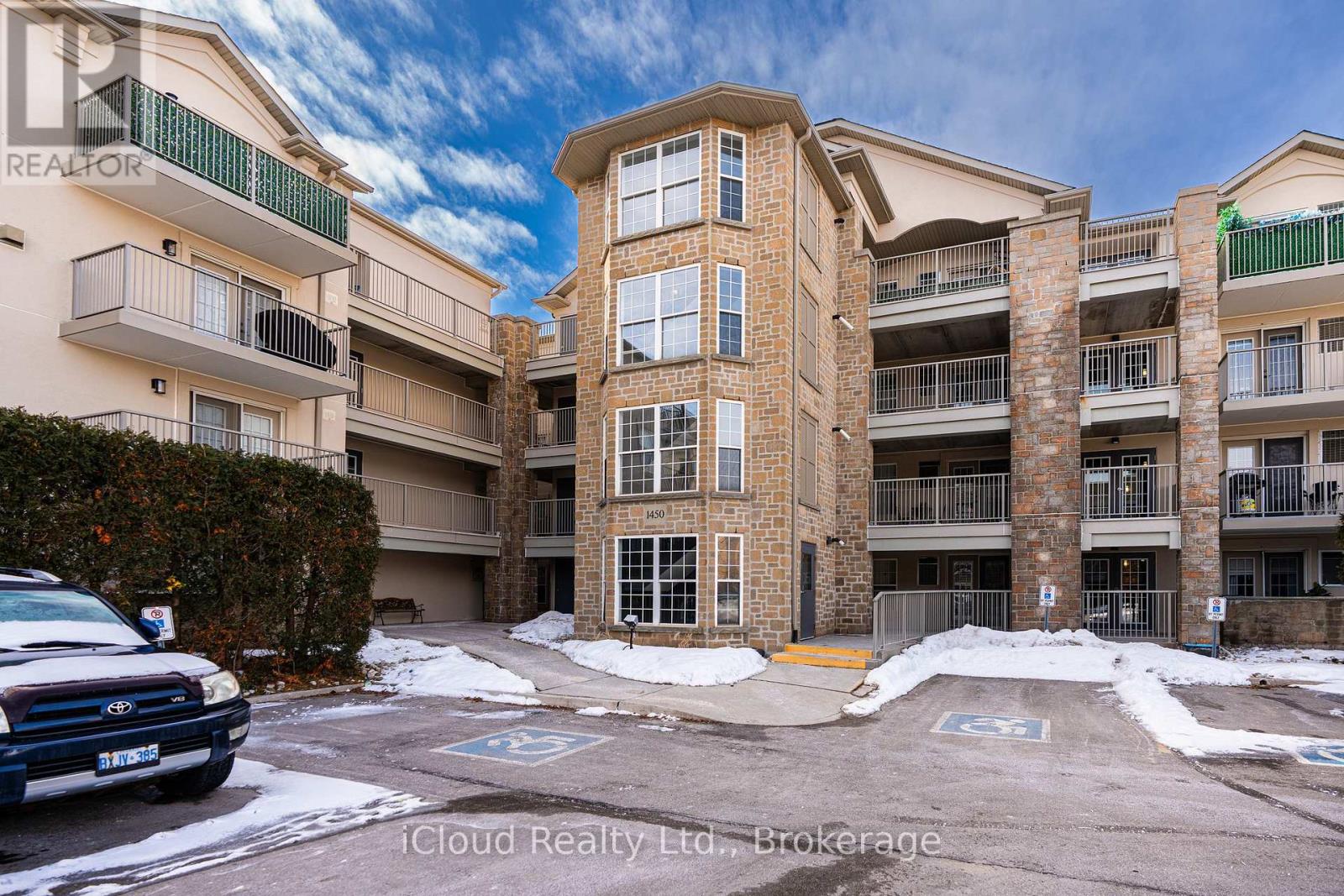 103 - 1450 Bishops Gate, Oakville, Ontario  L6M 4N1 - Photo 2 - W12829132