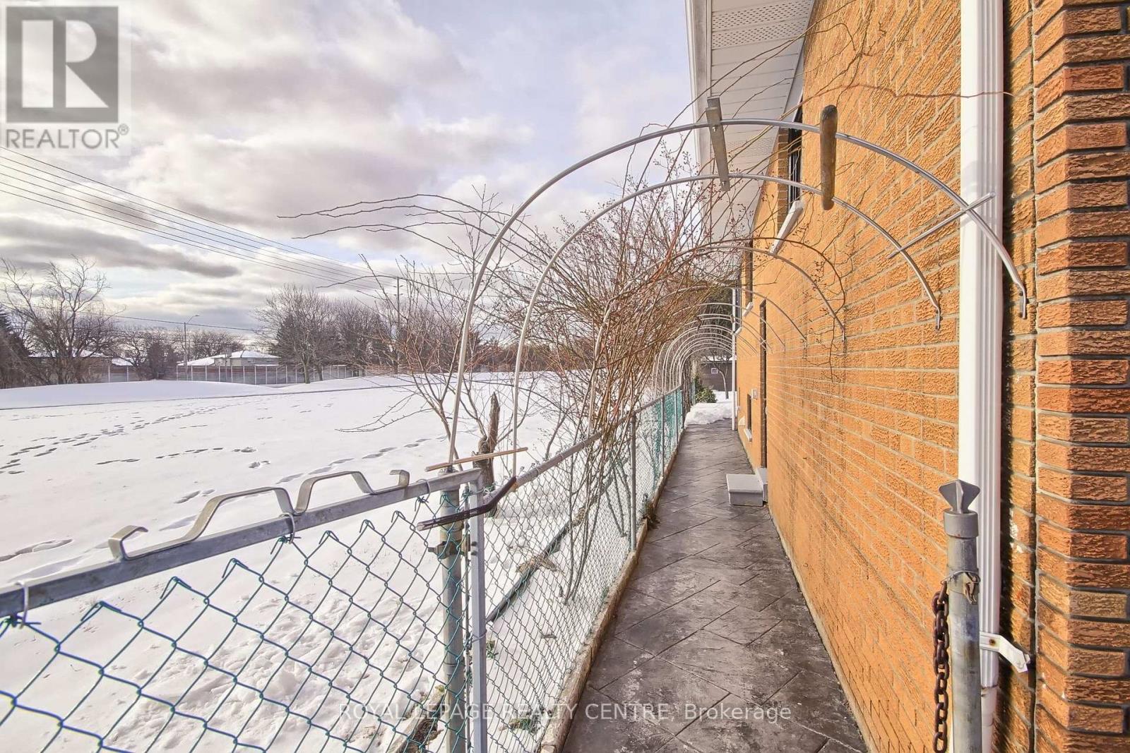 Lower - 2320 Hensall Street, Mississauga, Ontario  L5A 2S9 - Photo 25 - W12829152