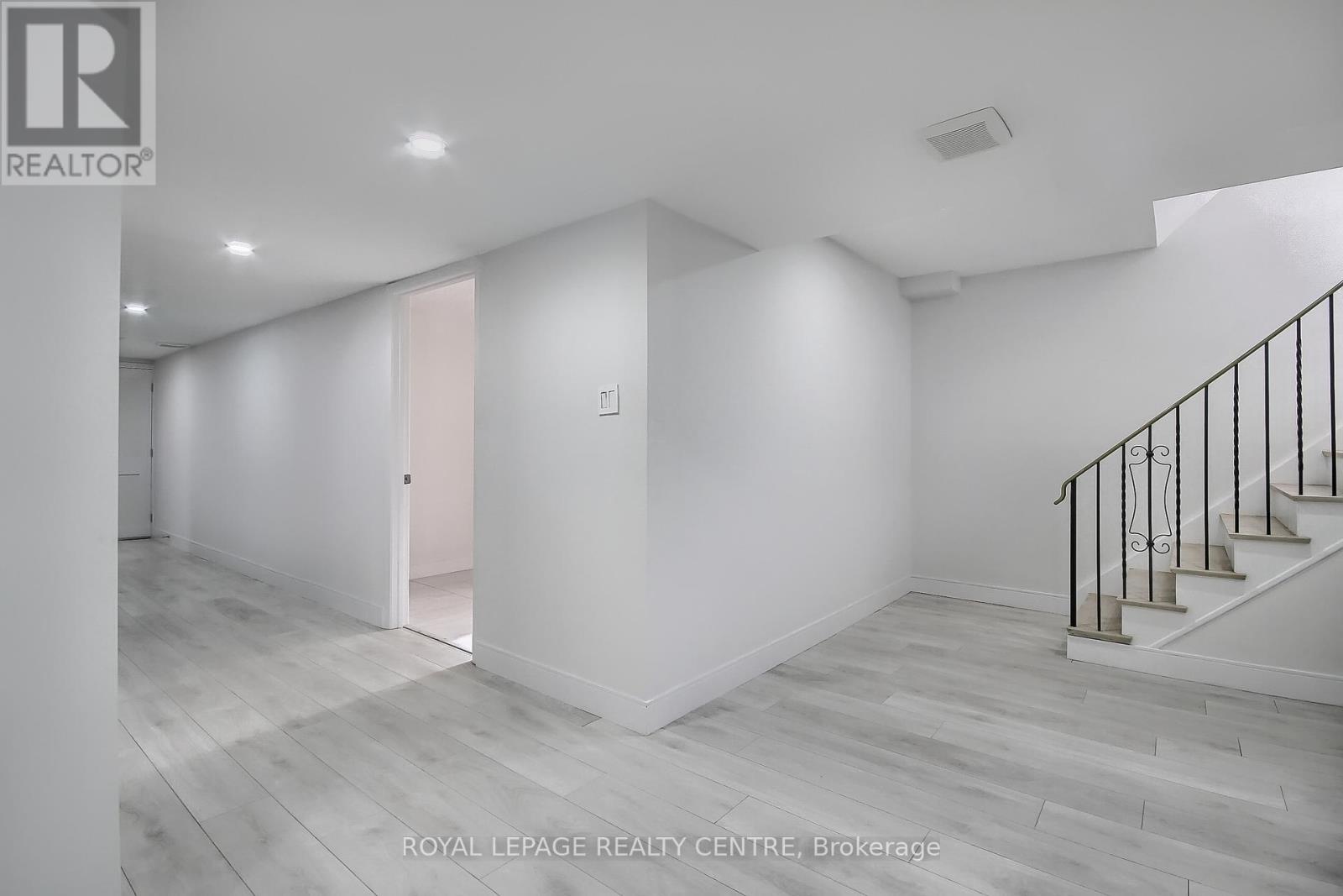 Lower - 2320 Hensall Street, Mississauga, Ontario  L5A 2S9 - Photo 31 - W12829152