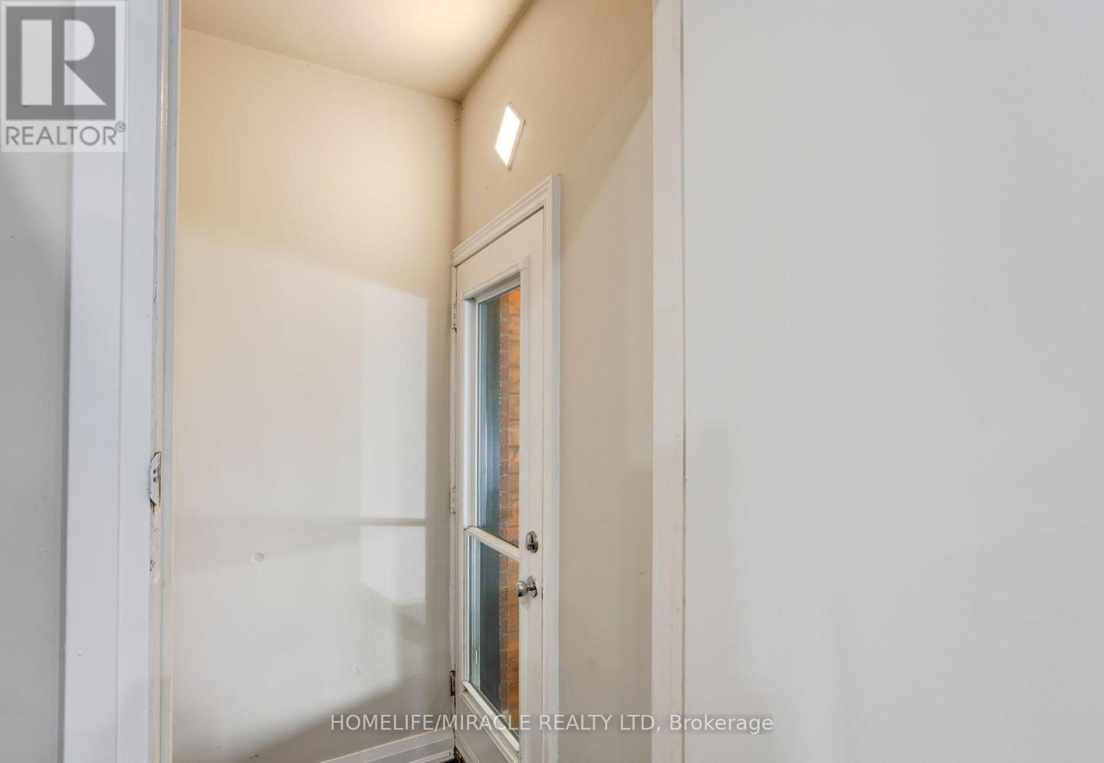 7 Cardill Crescent, Waterloo, Ontario  N2L 3Y7 - Photo 19 - X12829140