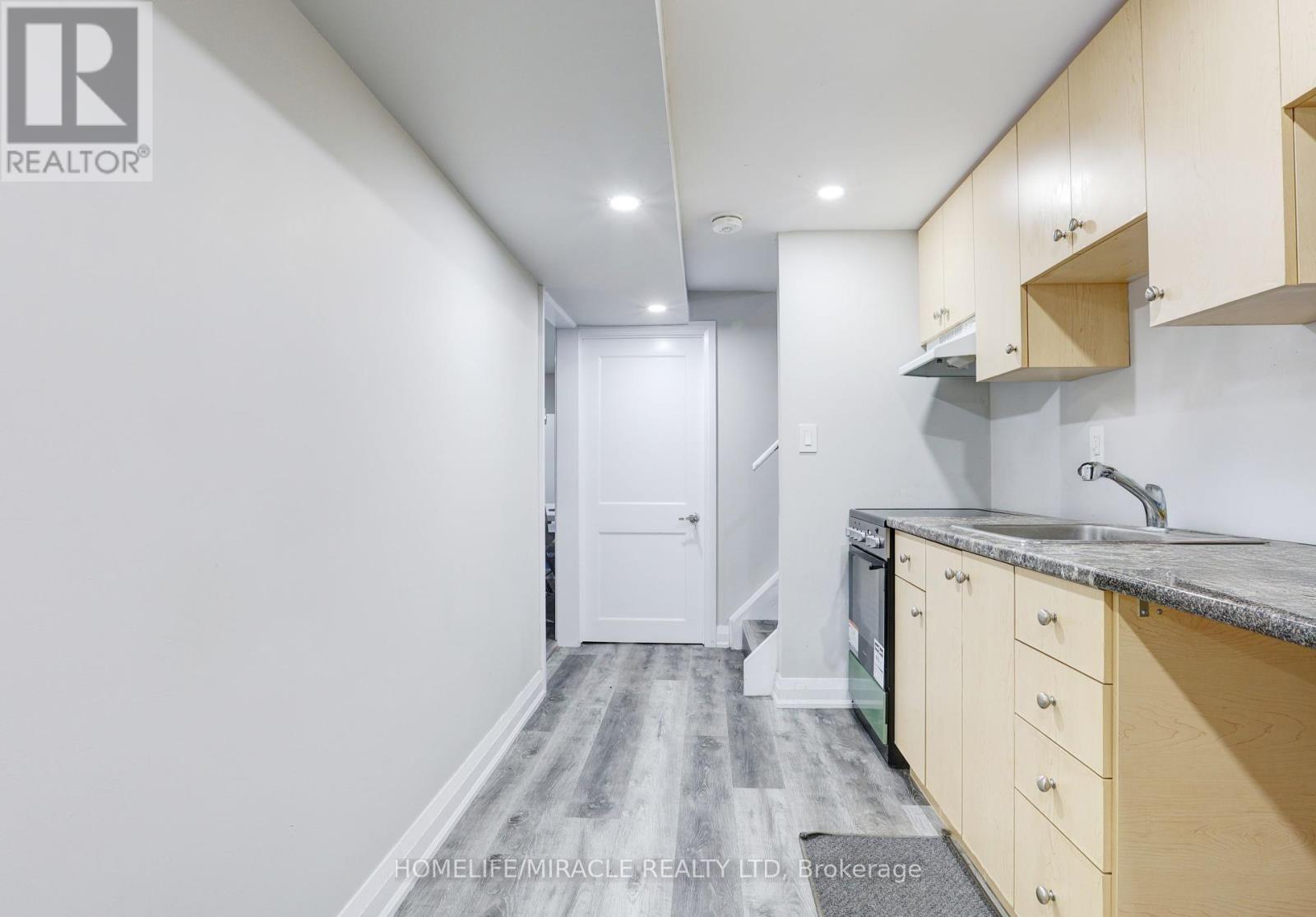 7 Cardill Crescent, Waterloo, Ontario  N2L 3Y7 - Photo 26 - X12829140