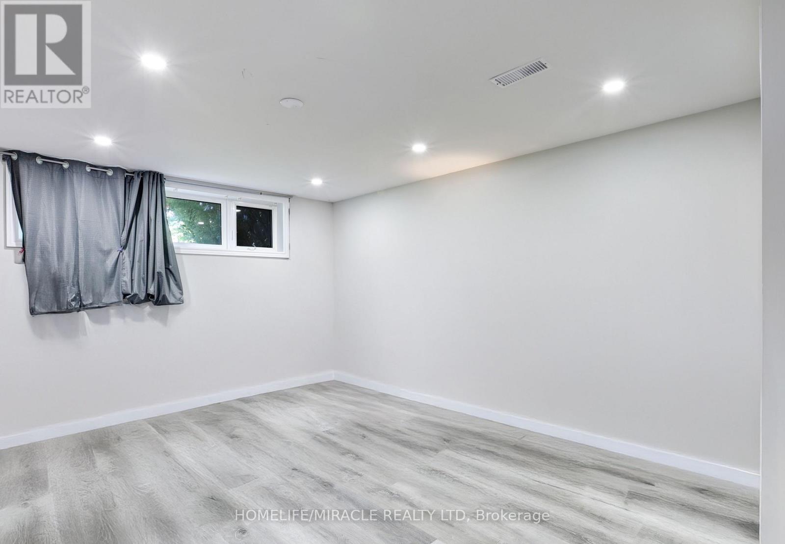 7 Cardill Crescent, Waterloo, Ontario  N2L 3Y7 - Photo 27 - X12829140