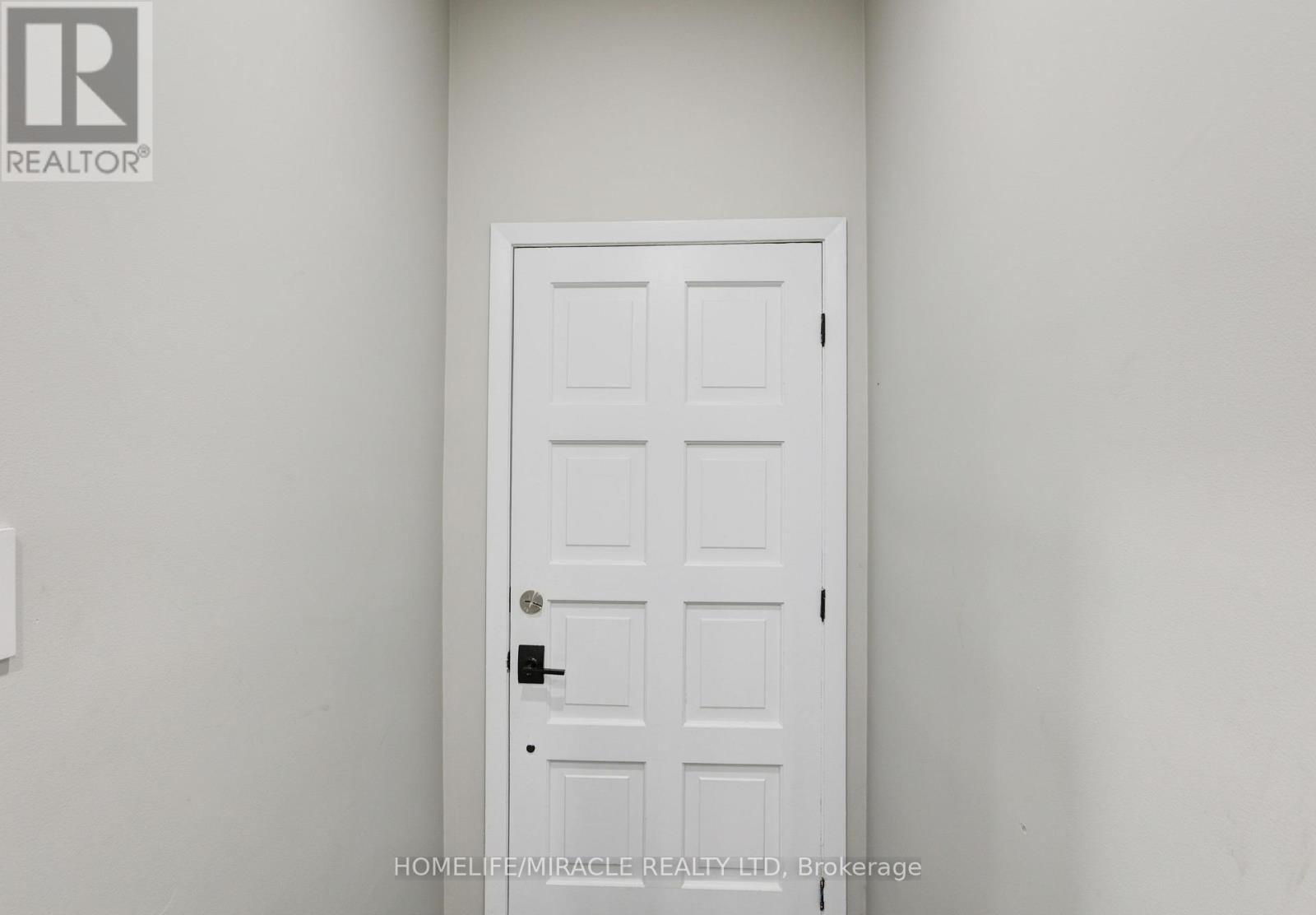 7 Cardill Crescent, Waterloo, Ontario  N2L 3Y7 - Photo 3 - X12829140