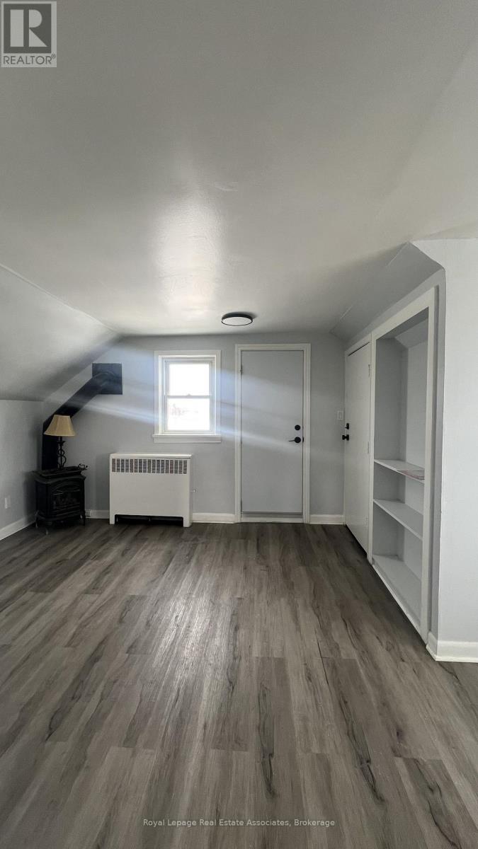 Unit 3 - 5957 Barker Street, Niagara Falls, Ontario  L2G 1Y5 - Photo 3 - X12829150