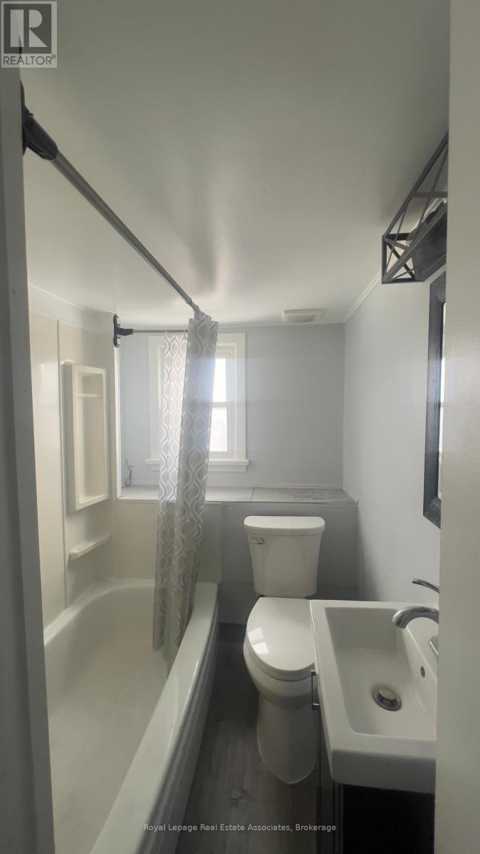 Unit 3 - 5957 Barker Street, Niagara Falls, Ontario  L2G 1Y5 - Photo 8 - X12829150