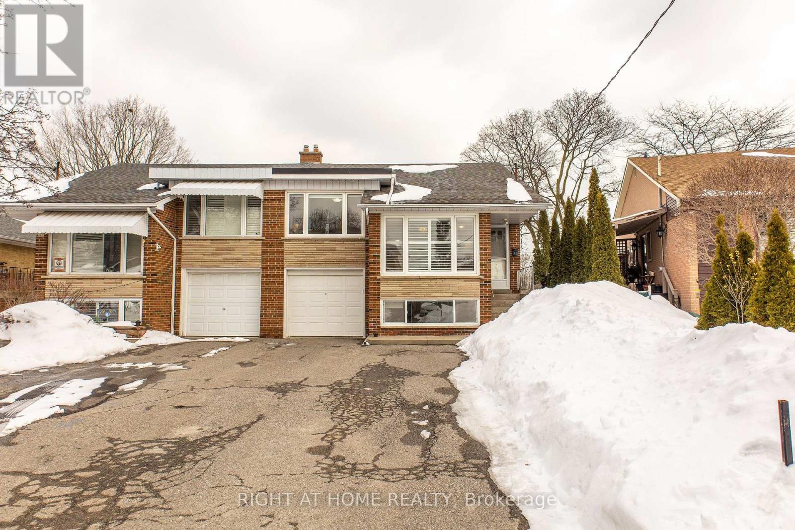 19 Niantic Crescent, Toronto, Ontario  M3A 2H6 - Photo 2 - C12829190