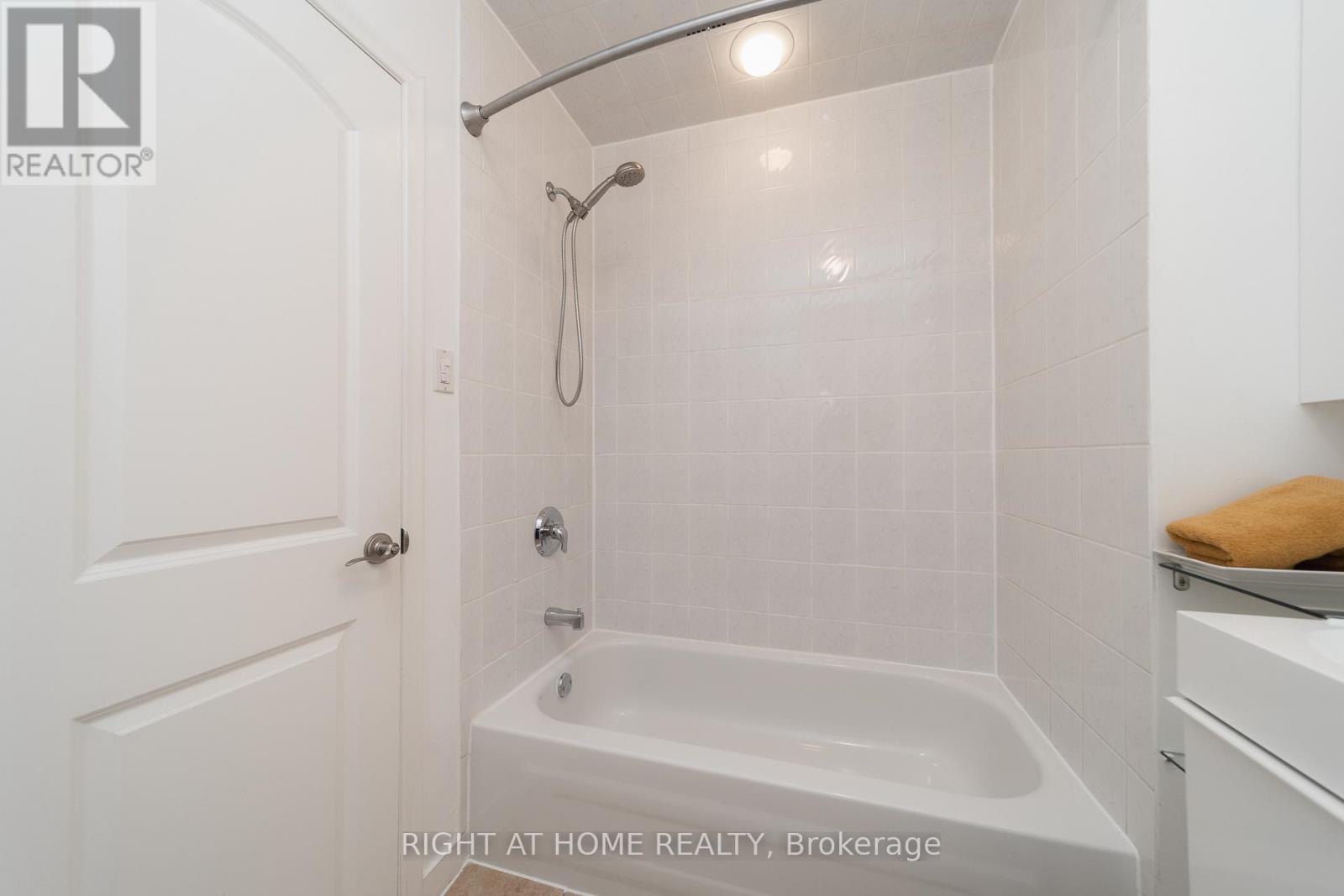 19 Niantic Crescent, Toronto, Ontario  M3A 2H6 - Photo 21 - C12829190