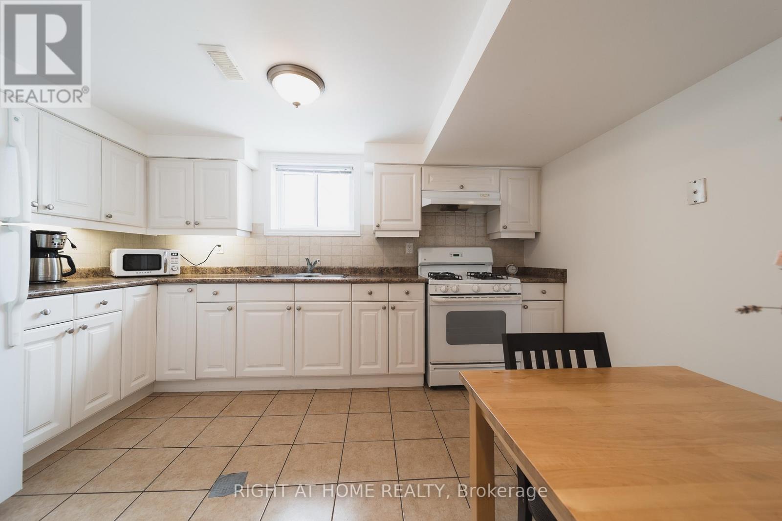19 Niantic Crescent, Toronto, Ontario  M3A 2H6 - Photo 25 - C12829190
