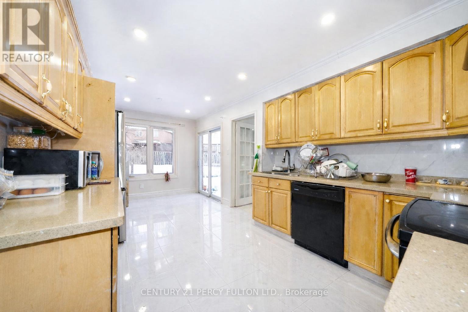 17 DAKIN DRIVE, Ajax, Ontario