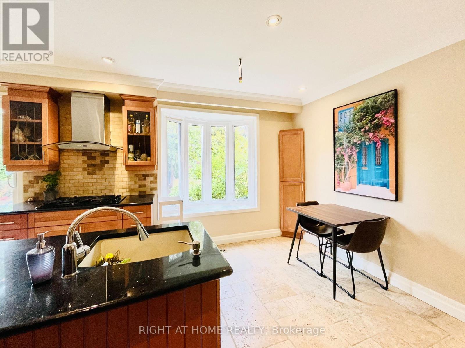 73 Laureleaf Road, Markham (Bayview Glen), Ontario  L3T 2Y3 - Photo 15 - N12829192