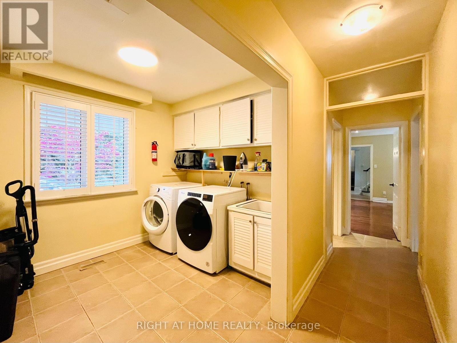 73 Laureleaf Road, Markham (Bayview Glen), Ontario  L3T 2Y3 - Photo 19 - N12829192