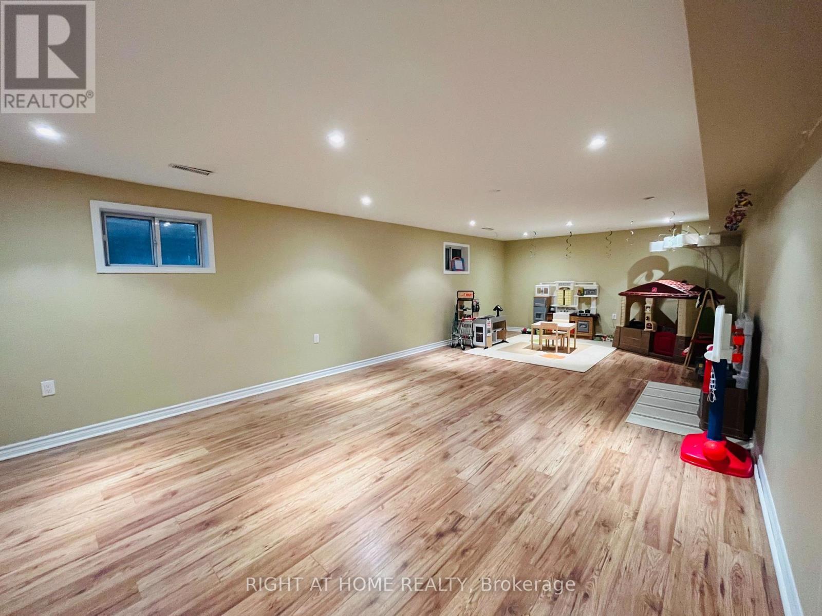 73 Laureleaf Road, Markham (Bayview Glen), Ontario  L3T 2Y3 - Photo 30 - N12829192