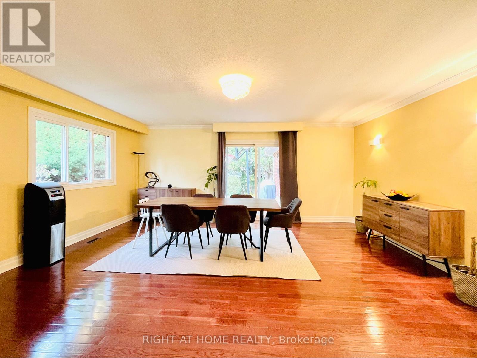 73 Laureleaf Road, Markham (Bayview Glen), Ontario  L3T 2Y3 - Photo 7 - N12829192