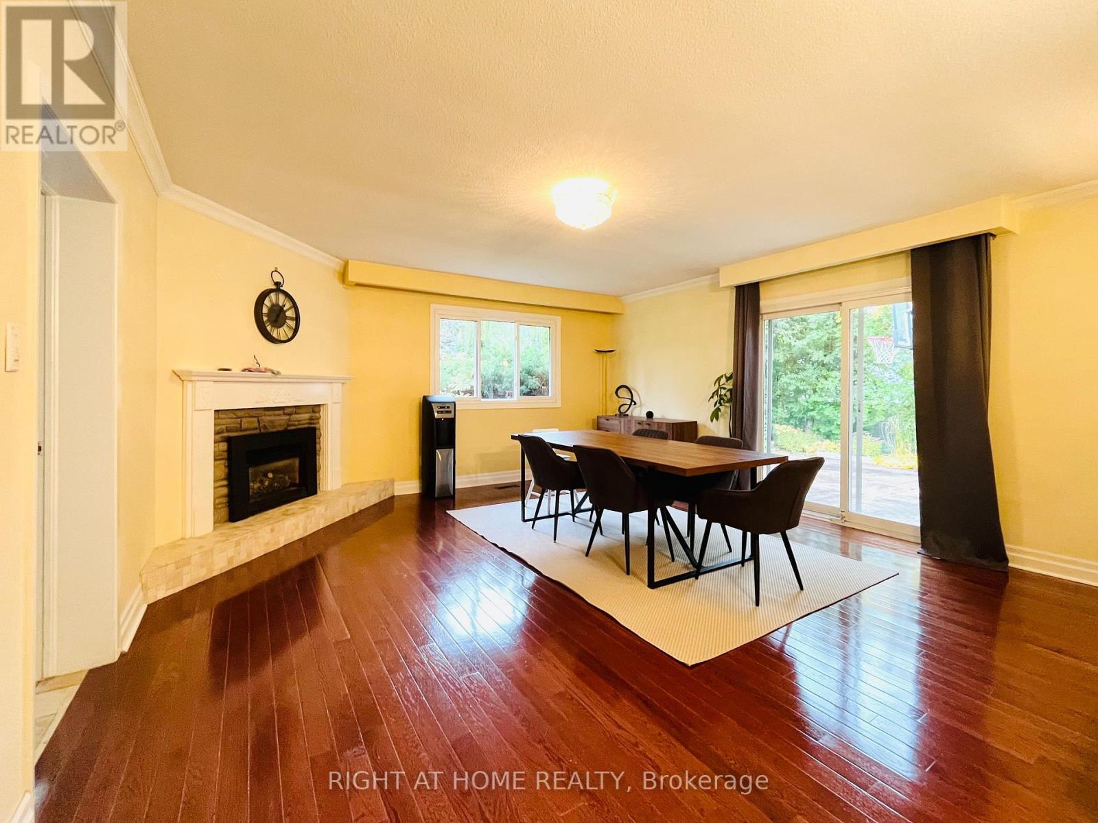 73 Laureleaf Road, Markham (Bayview Glen), Ontario  L3T 2Y3 - Photo 9 - N12829192