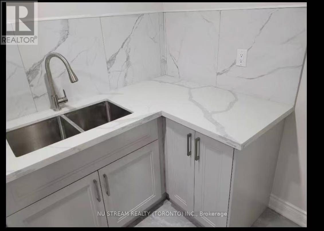 Lower - 612 Village Parkway, Markham, Ontario  L3R 2K9 - Photo 2 - N12777580